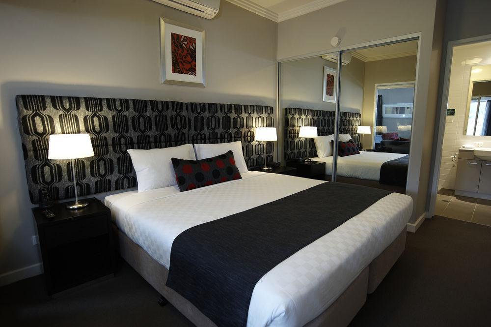 Quest Campbelltown Aparthotel Kültér fotó