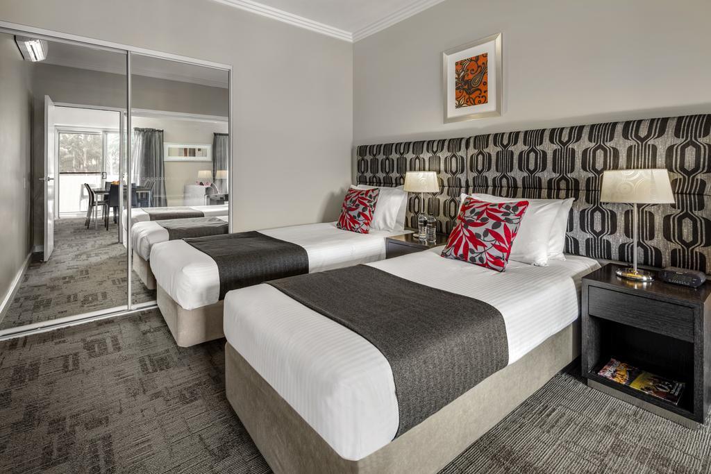 Quest Campbelltown Aparthotel Kültér fotó