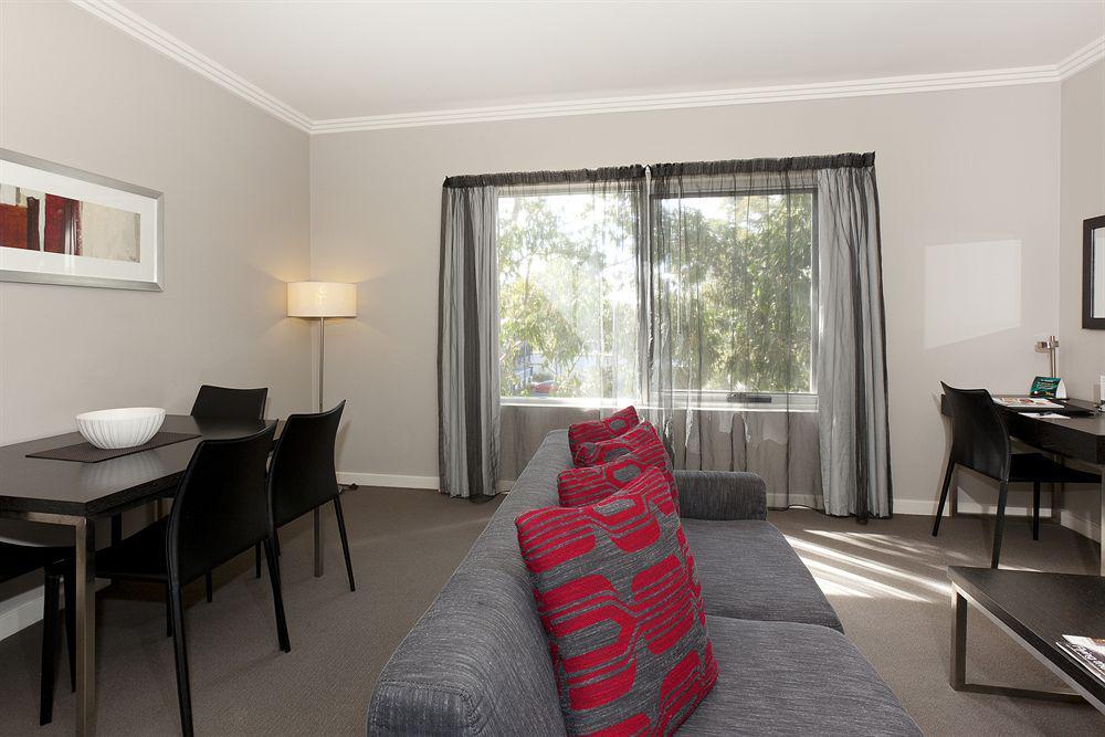 Quest Campbelltown Aparthotel Kültér fotó