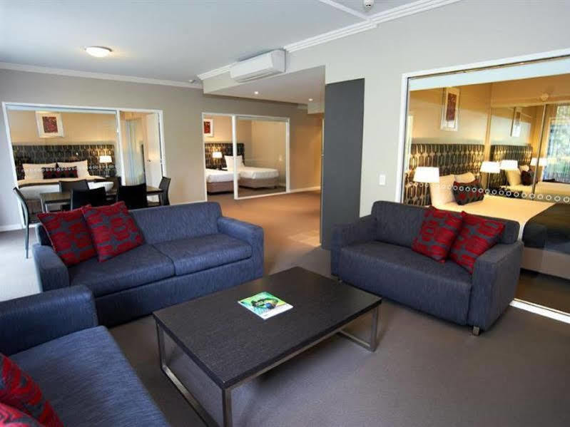 Quest Campbelltown Aparthotel Kültér fotó